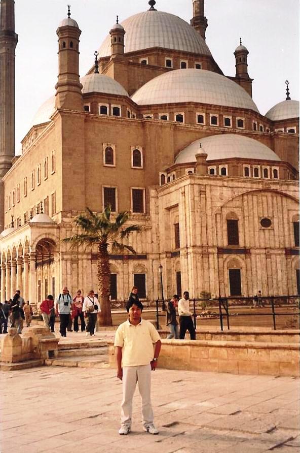 2004, Cairo; Qala'a in the background.jpg