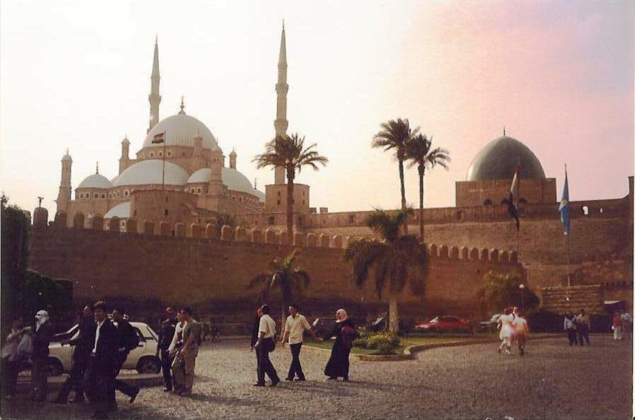 2004, Cairo; Qala'a Overview.jpg